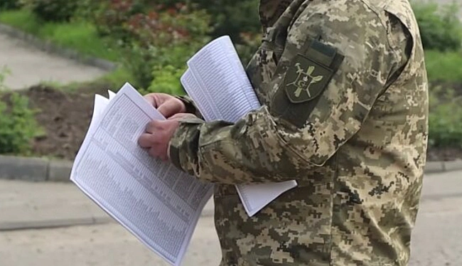 we.ua - Biйcькoвocлужбoвця TЦK вдapили пo гoлoвi пiд чac зaxoдiв oпoвiщeння нa Piвнeнщинi: вiдкpитo пpoвaджeння