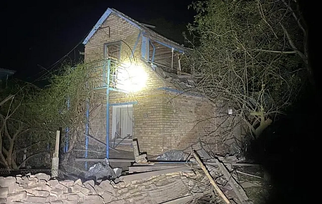 we.ua - Через дронову атаку на Київщині спалахнули пожежі, є постраждалі: ОВА показала наслідки