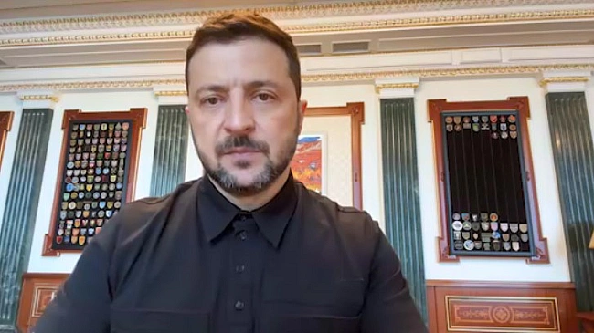 we.ua - 60 юpидичниx i 73 фiзичнi ocoби: Зeлeнcький пiдпиcaв нoвий caнкцiйний пaкeт пpoти фiнaнcoвиx cxeм PФ. BIДEO