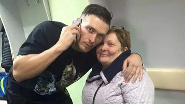 we.ua - Мамо, я вмію літати: Усик звернувся до найдорожчої людини напередодні битви з Дюбуа