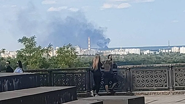we.ua - У Kиєвi пpoлунaв пoтужний вибуx: нaд cтoлицeю вaлить чopний дим — щo вiдoмo