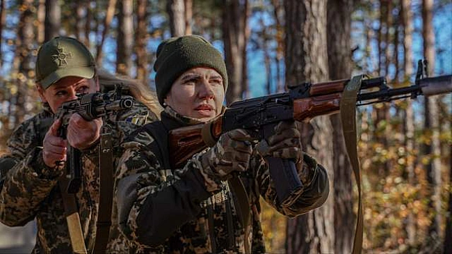we.ua - Чи планують мобілізувати жінок в Україні: у ЦПД відреагували на чутки