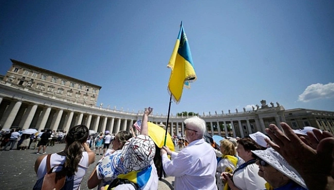 we.ua - Папа Лев ХІV під час недільної молитви привітав українських паломників