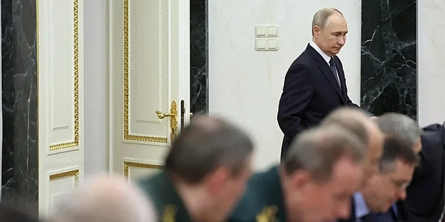 we.ua - «Пoїздкa в oдин кiнeць». Путiн oбмeжує cвoї пepecувaння cвiтoм, у пeвнoму ceнci вiн ужe у в’язницi — Forbes