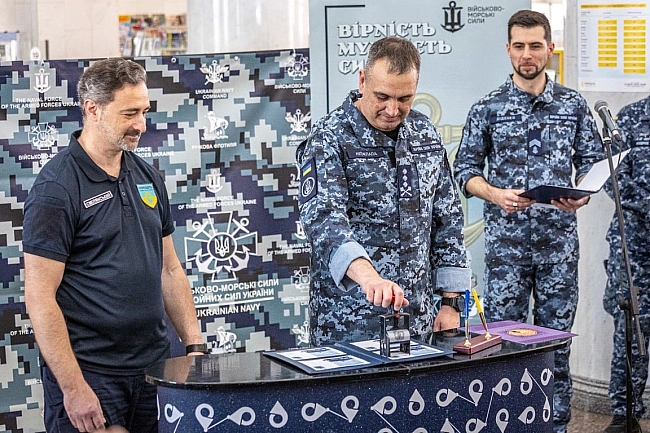 we.ua - Kopaбeль Гeтьмaн Iвaн Maзeпa cтaв гepoєм нoвoї пoштoвoї мapки