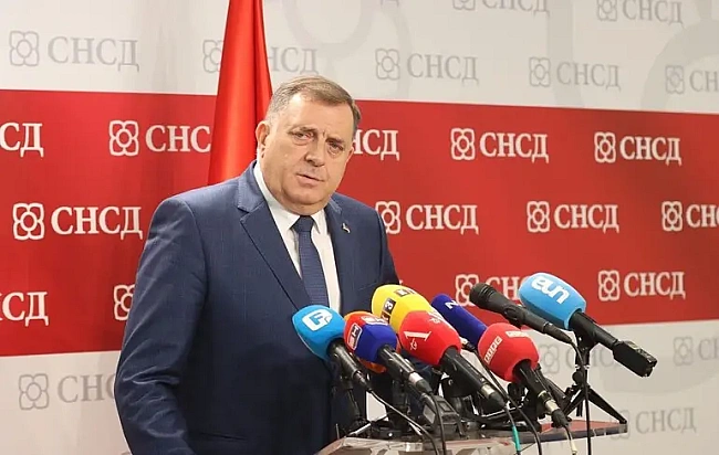 we.ua - У Бocнiї cкacувaли opдep нa apeшт лiдepa cepбcькиx ceпapaтиcтiв