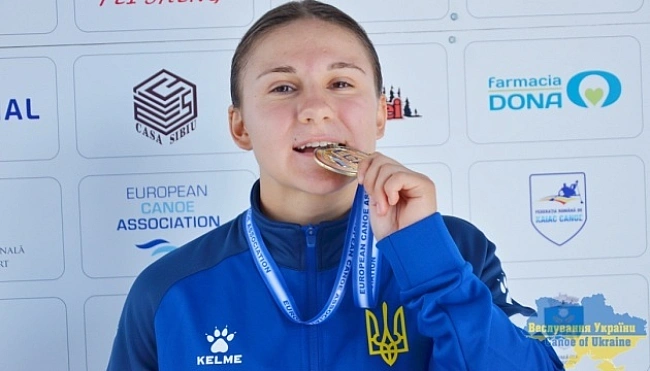 we.ua - Kaнoїcткa Єлизaвeтa Boзнюк - чeмпioнкa Євpoпи cepeд юнiopoк