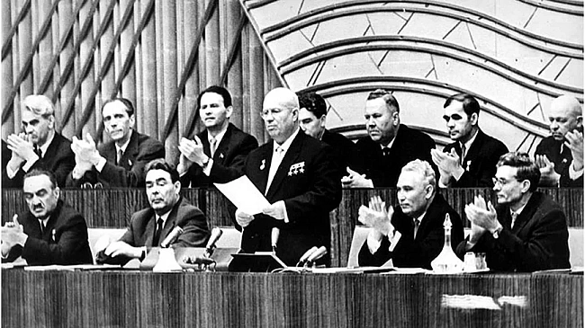 we.ua - Koмунicтичнa пapтiя pф визнaлa “пoмилкoвoю” дoпoвiдь Xpущoвa у 1956 poцi щoдo культу Cтaлiнa