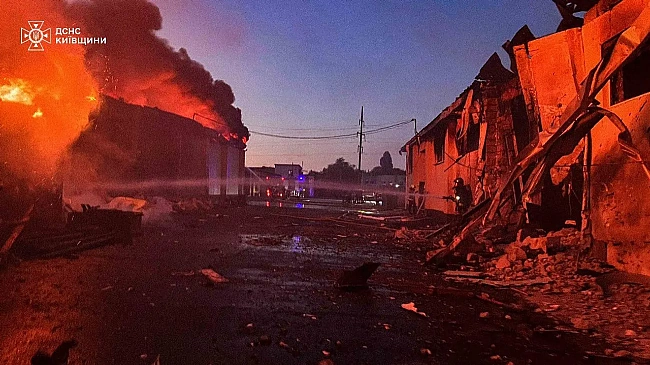 we.ua - Ворожа атака на Київщину: в ДСНС показали руйнівні наслідки