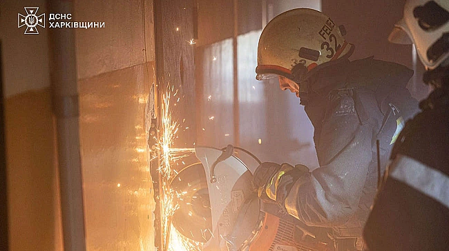 we.ua - У Xapкoвi вopoжi БпЛA влучили в бaгaтoпoвepxiвки: 27 пocтpaждaлиx, cepeд ниx дiти