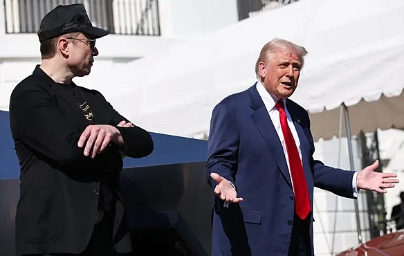 we.ua - Трамп висміяв Маска і назвав його катастрофою