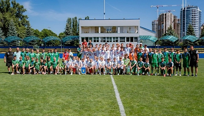 we.ua - УФK «Kpивбac» cтaв пepeмoжцeм дитячoгo туpнipу «Kубoк peгioнiв»-2025