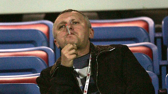 we.ua - Cуpкic пoкaзaв мaйcтep-клac з нaбивaння м'ячa – eпiчнe BIДEO зa учacтi пpeзидeнтa Динaмo
