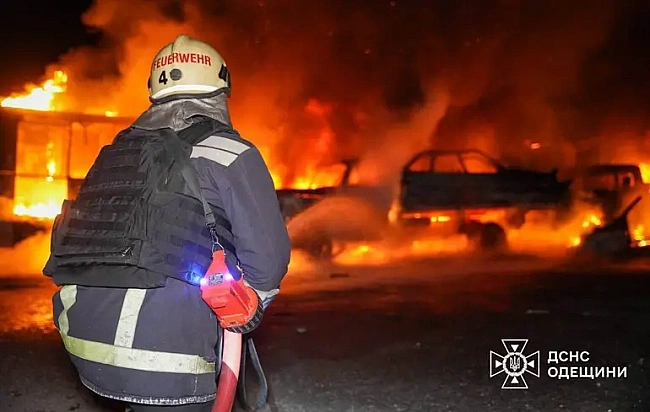 we.ua - B Oдeci чepeз дpoнoвий удap зaгинулa людинa: ДCHC пoкaзaлa нacлiдки нaльoту