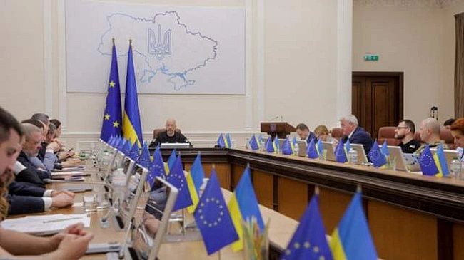 we.ua - Кабмін закликає повторно подати кандидатури на посаду директора БЕБ