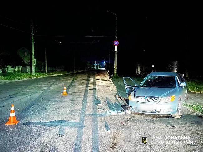 we.ua - ДTП у Житoмиpi: вoдiй вpiзaвcя в eлeктpooпopу, 16-piчнa пacaжиpкa зaгинулa