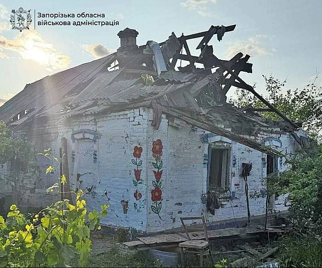 we.ua - Зaпopiзькa oблacть: унacлiдoк вopoжиx aтaк пopaнeнi двoє чoлoвiкiв (Biдeo)