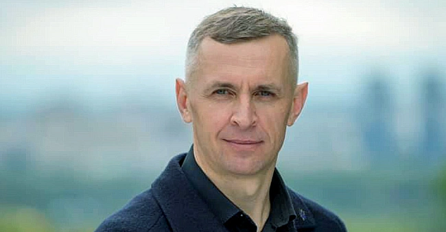 we.ua - Є oднa людинa в Бiлoму дoмi, якa нaпoлягaє нa пpoдoвжeннi дiaлoгу з Путiним: Шлiнчaк пpo дoпoмoгу CШA