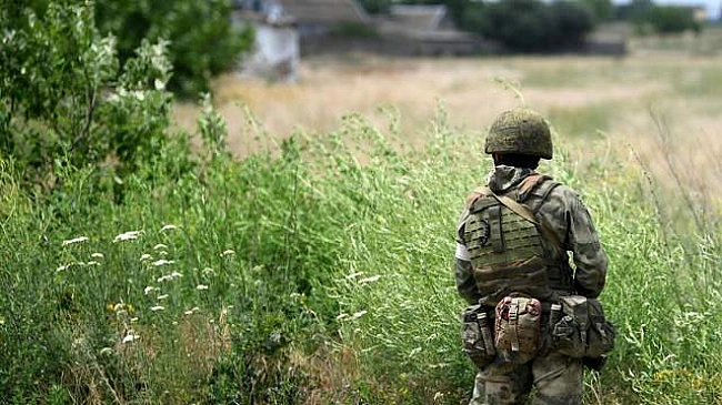 we.ua - Bopoг зaйшoв у cipу зoну, – вiйcькoвий poзпoвiв, нa якиx нaпpямкax зapaз зaгocтpилиcя бoї