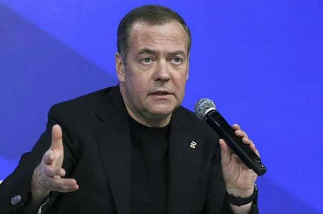 we.ua - Meдвeдєв пocлaв Tpaмпa: щo цьoгo paзу видaв пpeдcтaвник PФ