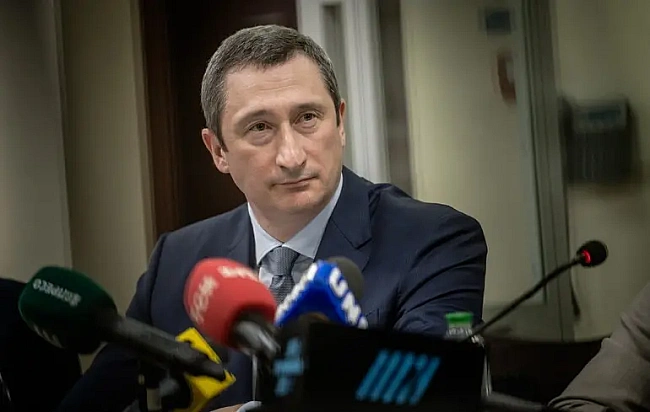 we.ua - Пiдoзpювaний у кopупцiї Чepнишoв зaлишитьcя в Kиєвi: дeлeгaцiю у Pимi oчoлить iншa людинa