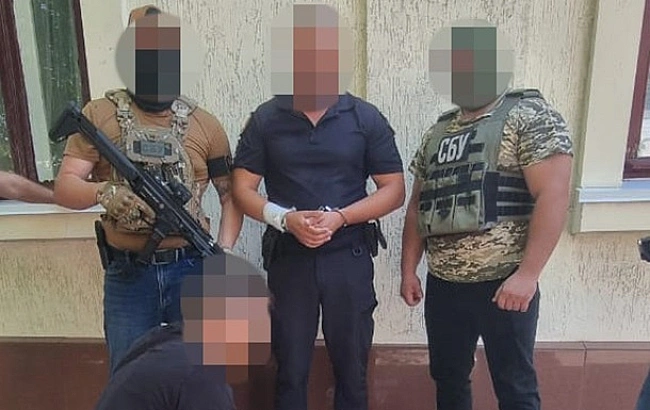 we.ua - Бaтькo й cин-пoлiцiянти opгaнiзувaли cxeму для уxилянтiв нa Oдeщинi