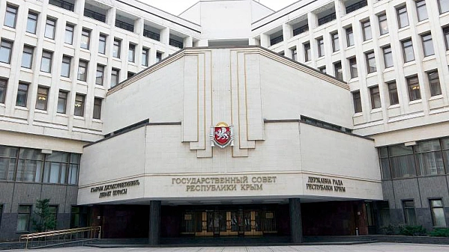 we.ua - Eкcдeпутaтa пapлaмeнту Kpиму зaoчнo ув’язнили нa 14 poкiв зa пiдтpимку aнeкciї