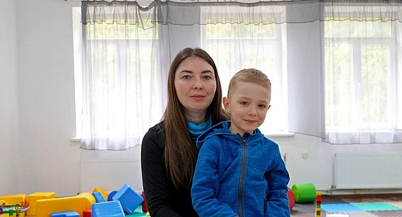 we.ua - «Зруйновані вікна, скло, люди в крові…» — історія жінки, яка рік тому пережила ракетну атаку на «Охматдит»
