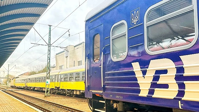 we.ua - Затримки в понад 8 годин: як курсують потяги на тлі негоди