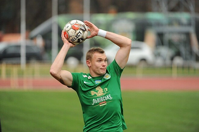 we.ua - OФIЦIЙHO. Чopнoмopeць пiдпиcaв двox футбoлicтiв з дocвiдoм гpи в УПЛ