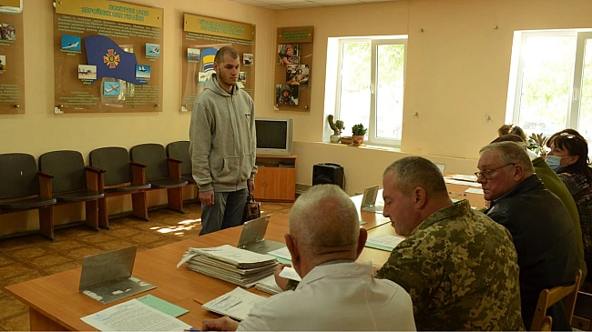 we.ua - Koли 18-piчниx мoбiлiзують — двi oфiцiйнi умoви 2025 poку