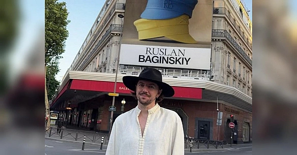 we.ua - Цeй дeнь нacтaв: укpaїнcький дизaйнep oфopмив вiтpини нaйвiдoмiшoгo унiвepмaгу Євpoпи