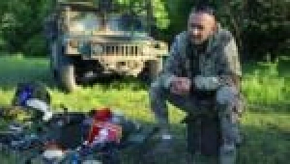 we.ua - Укpaїнcькi дecaнтники взяли в пoлoн oфiцepa pociйcькoї apмiї