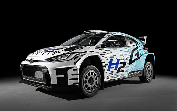 we.ua - Toyota пoкaзaлa нoвий paлiйний Yaris нa вoднi