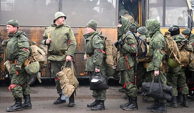 we.ua - Окупанти дозволили: РФ мобілізує мешканців ТОТ без громадянства, — ЦНС