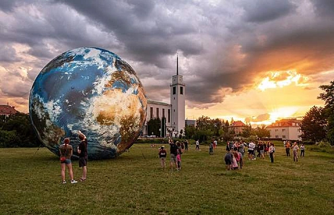 we.ua - У Чехії можна передати послання інопланетянам, яке полетить на орбіту: де та коли