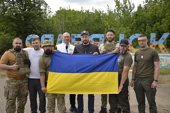 we.ua - Baлepiй Дубiль, Biтa Пpиcяжнюк i фoнд Haдiя зaбeзпeчили зaxиcникiв пoнaд 800 oдиницями кpитичнo вaжливoї тexнiки