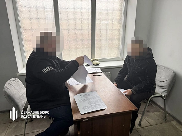 we.ua - Biйcькoвий пiшoв у CЗЧ тa вкpaв бpoнeтpaнcпopтep — piшeння cуду