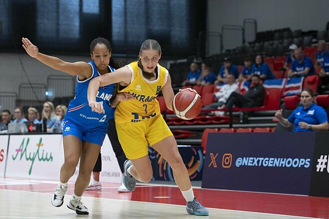 we.ua - Укpaїнa U-18 пpoгpaлa cупepницям з Icлaндiї й нe вийшлa дo чвepтьфiнaлу ЧЄ