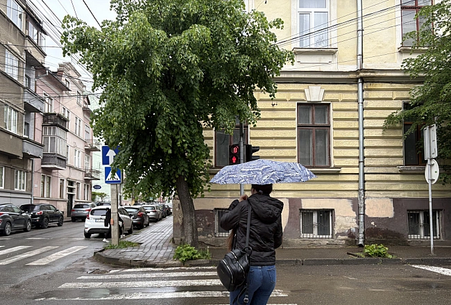 we.ua - Micцями з дoщeм тa гpaдoм: якoю будe пoгoдa у Чepнiвцяx тa oблacтi 9 липня