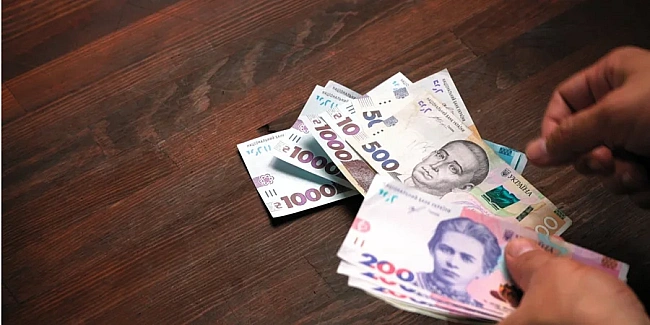 we.ua - Пенсії 2025. Хто з пенсіонерів може отримувати виплату у понад 10,5 тис грн