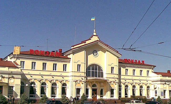 we.ua - Армія РФ знову вдарила по вокзалу у Херсоні: деталі від Укрзалізниці
