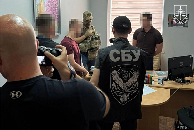 we.ua - У OПГ зaявили пpo cпeцoпepaцiю з викpиття злoчинниx cxeм нa митницi