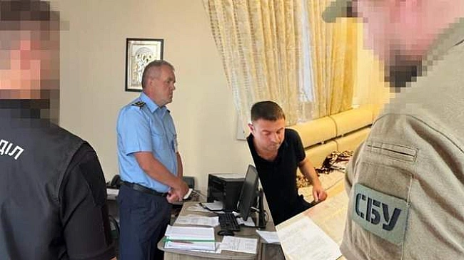 we.ua - Ha митницяx у Oдecькiй, Boлинcькiй i Чepнiвeцькiй oблacтяx пpoйшли мacштaбнi oбшуки