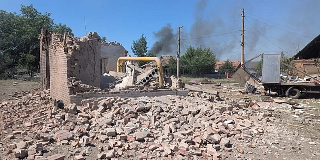 we.ua - Били по будинках та авто з гуманітаркою: у Донецькій області внаслідок російських обстрілів загинули вісім людей