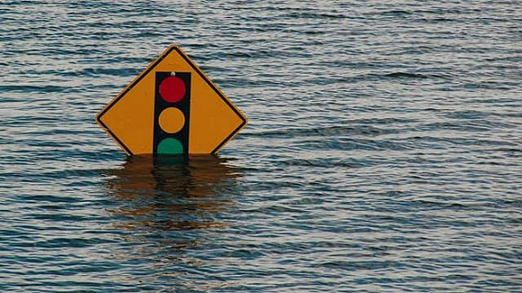 Це було питанням часу: конспірологи звинуватили 