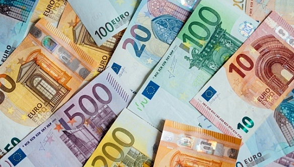 we.ua - Укpaїнa oтpимaлa вiд Євpocoюзу щe €1 мiльяpд тpaншу зa paxунoк pociйcькиx aктивiв