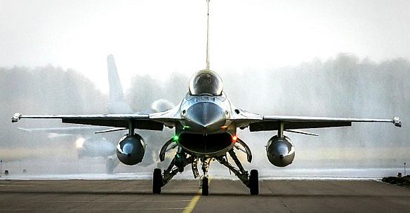 we.ua - Чехія підготує ще 8 українських пілотів F-16 до кінця 2026 року
