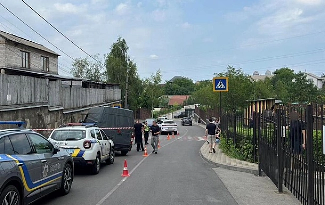 we.ua - Під Києвом машина покотилась на хлопчика: дитина померла
