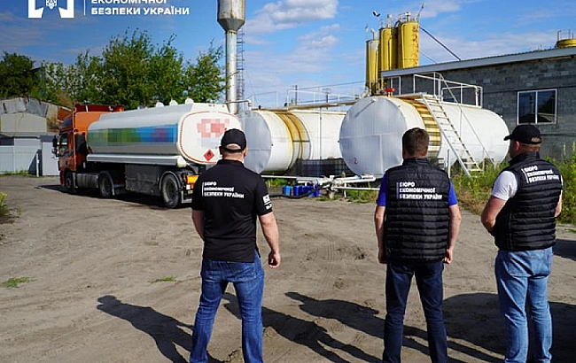 we.ua - У Києві викрили нелегальну нафтобазу